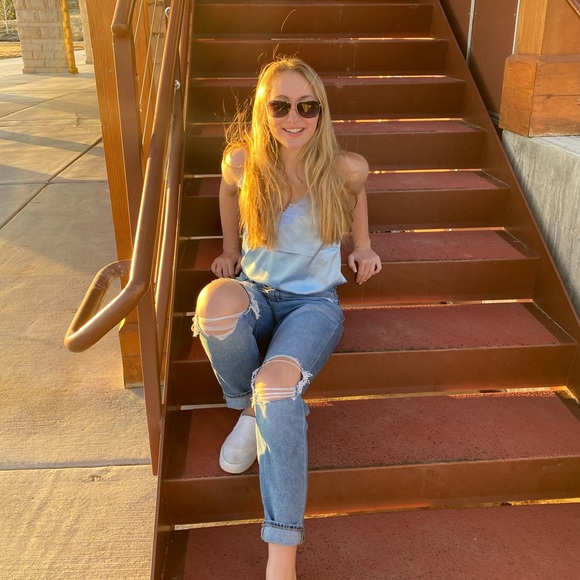 Meet your Posher, Adele - Picture 1 of 4